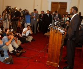 Michael Vick speaking in favor of proposed law to crack down on animal fighting spectators