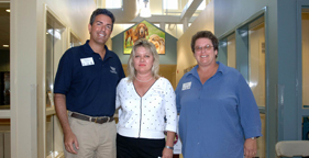 The HSUS's Wayne Pacelle with reps of Vicksburg-Warren Humane Society and Maddie's Fund